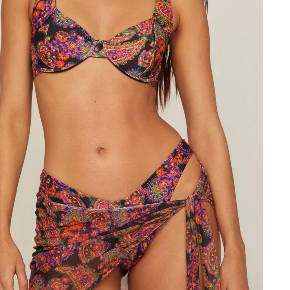 Paisley Underwire Bikini And Sarong 3pc Set